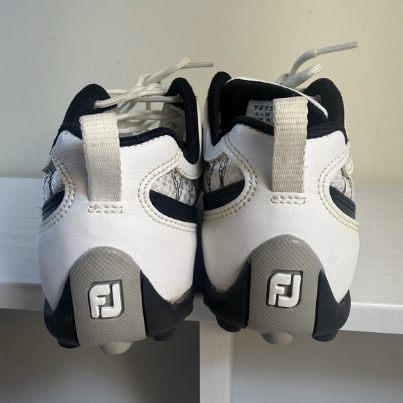 FootJoy FJ Superlites Spikeless Golf Shoes 98951 US 6.5 M Women Mesh White Black - Picture 6 of 10